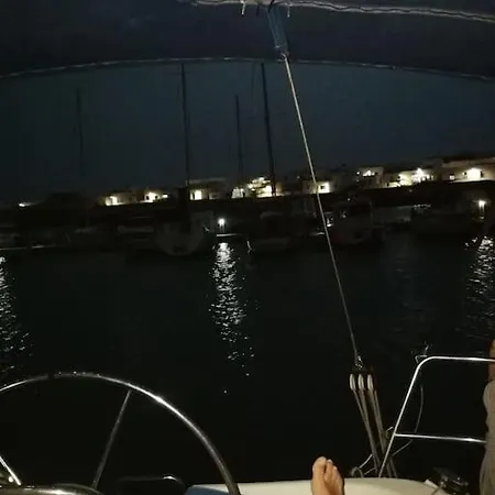 Magnifico Barco En La Graciosa Caleta de Sebo