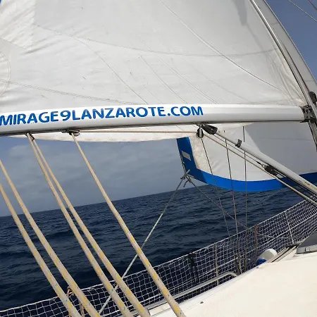 Magnifico Barco En La Graciosa Botel *