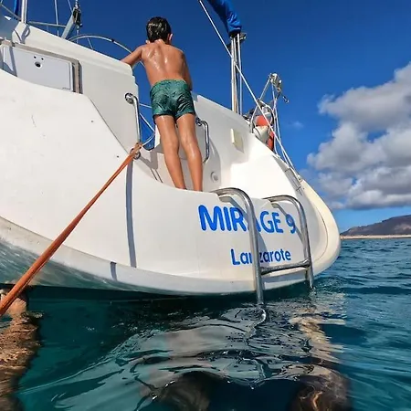 Magnifico Barco En La Graciosa Caleta de Sebo