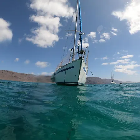Magnifico Barco En La Graciosa