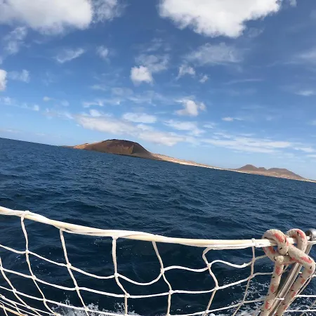 Magnifico Barco En La Graciosa *