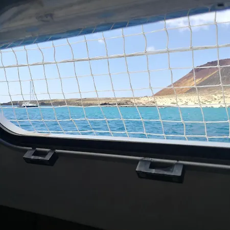 Magnifico Barco En La Graciosa *