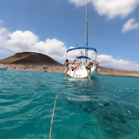 Magnifico Barco En La Graciosa * Caleta de Sebo