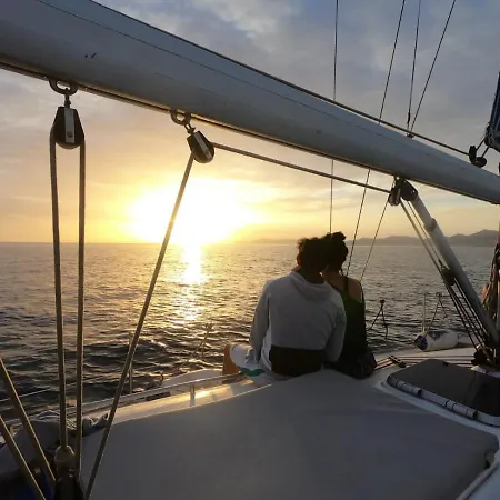 Magnifico Barco En La Graciosa