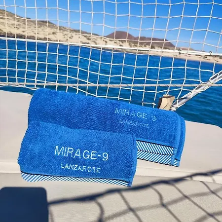 Magnifico Barco En La Graciosa Botel *