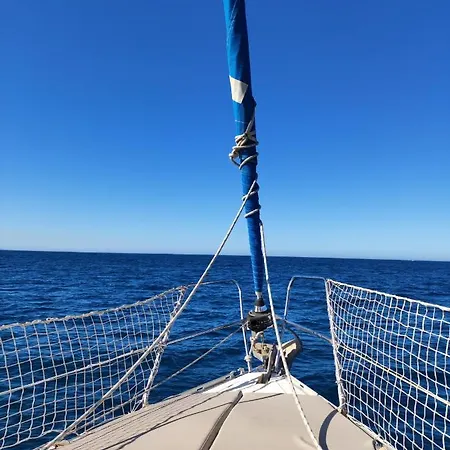 Magnifico Barco En La Graciosa Caleta de Sebo