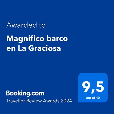 Magnifico Barco En La Graciosa Botel Caleta de Sebo